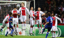 090 Football News Photo