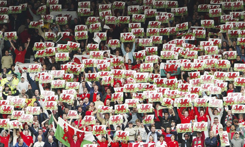 090 Football News Photo