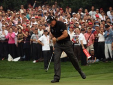 All change again as Lefty saves par on the 16th