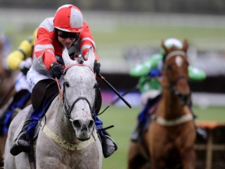 Barbatos wins the first Cheltenham race of 2012