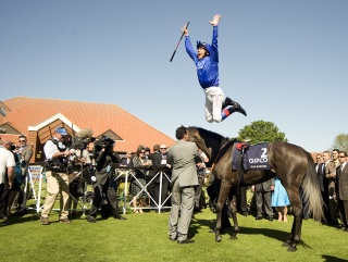 Frankie celebrates in signature style