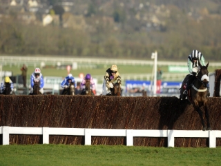Midnight Chase wins the Argento Chase.