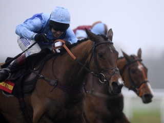 Fingal Bay lands Newbury's Challow Hurdle.