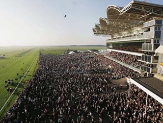 Newmarket will stage the 1,000 Guineas on May 6.