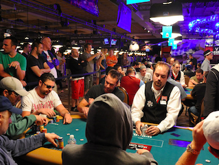 Day 2a at the 2011 WSOP Main Event (Photo credit: PokerNews / WSOP.com)