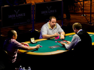 Heads-up at Event #44 (Photo credit: PokerNews / WSOP.com)