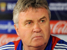 hiddink_uhodit.jpg
