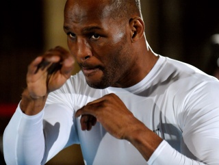 Can Bernard Hopkins knockout Roy Jones Junior?