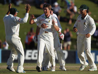 Friedel De Wet took four second innins wickets on debut but he couldn't quite get South Africa over the line.