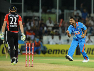 Craig Kiewswetter makes the long walk back after yet another failure with the bat 