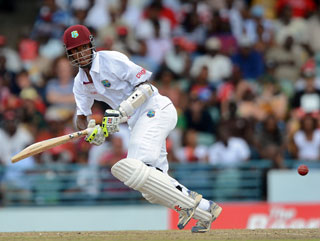 Brathwaite builds runs against the Aussie attack