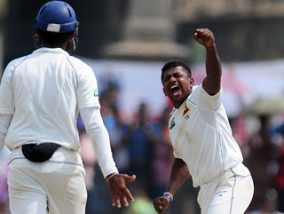 Rangana Herath enjoys himself as Sri Lanka take the first Test 
