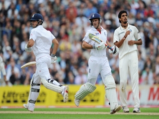 Strauss and Cook made serene progress