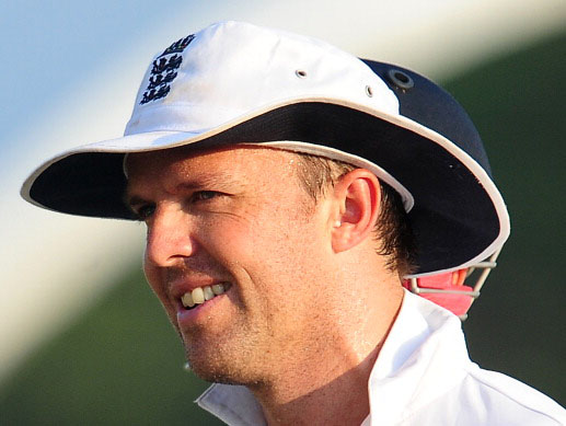 Graeme Swann will be hoping to take early wickets tomorrow and hopefully that of Mahela Jayawardene 