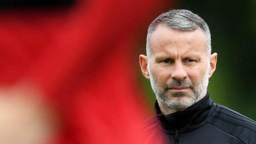 1280 Ryan Giggs training.jpg