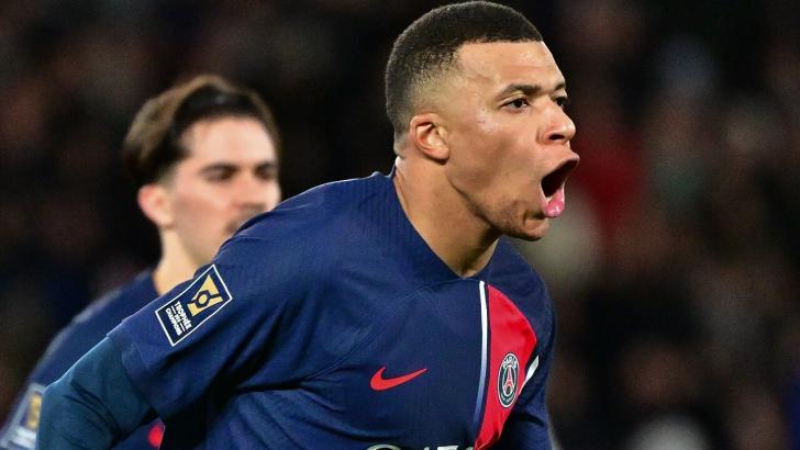 Kylian Mbappe playing for PSG