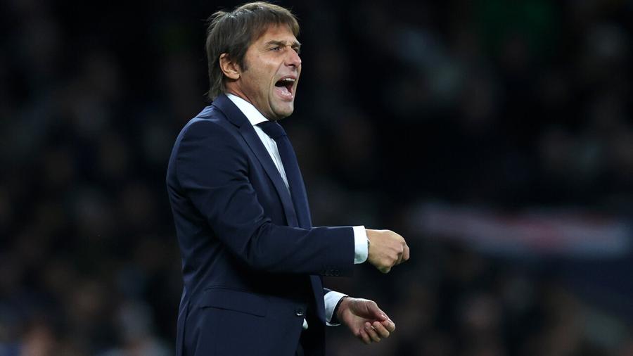 Antonio Conte sidelines 1280.jpg