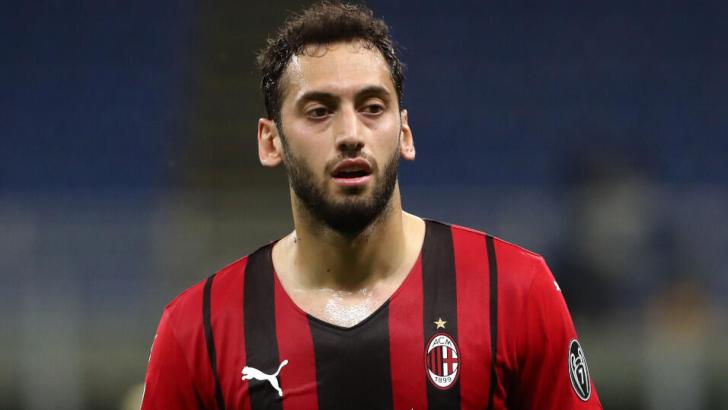 Milan midfielder Hakan Calhanoglu