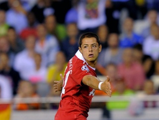 Javier Hernandez may get a start in a 4-3-3, an unsual system for Alex Ferguson to play 