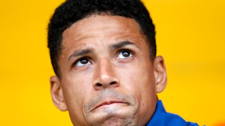 Curtis Davies yellow 1280.jpg