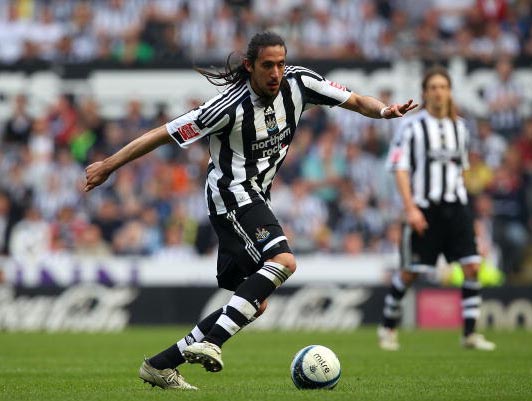 Jonas Gutierrez and co will be carrying Paul Robinson's hopes 