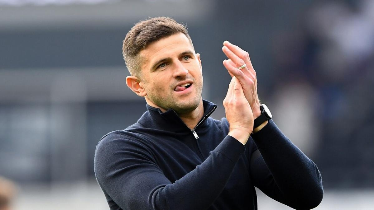 Portsmouth manager John Mousinho