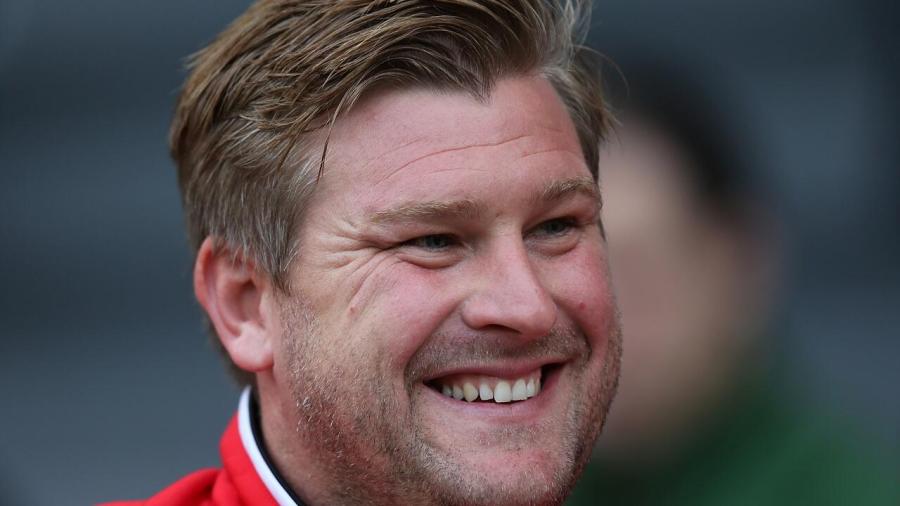 Karl Robinson red pre MK 1280 .jpg
