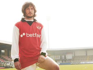 Kettering will not be wearing the retro kit after the Conference Premier and Blue Square issued the club with a 'stark ultimatum'