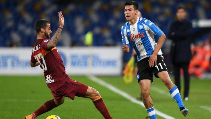 Napoli forward Hirving Lozano and Roma midfielder Jordan Veretout