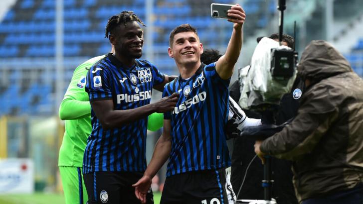 Atalanta forwards Ruslan Malinovskyi and Duvan Zapata