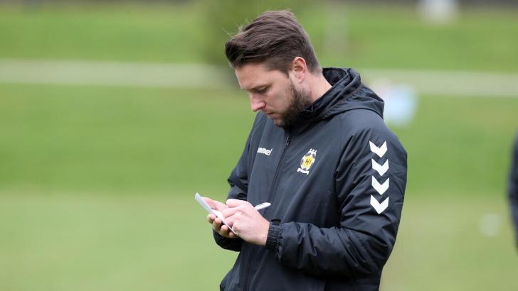 Mark Bonner, the Cambridge United manager