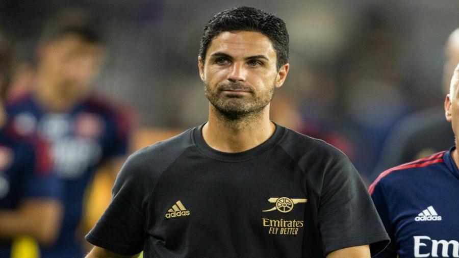 Mikel Arteta preseason 2022-23.jpg
