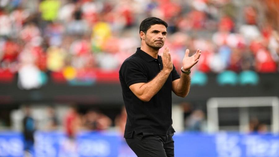 Mikel Arteta preseason 2023-24.jpg