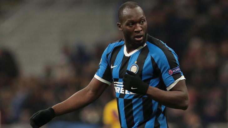 Romelu Lukaku playing for Inter Milan