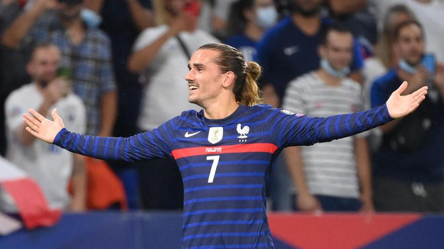 Antoine Griezmann celebrating 1280.jpg