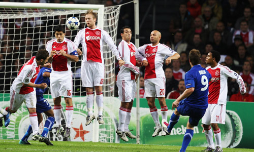 090 Football News Photo