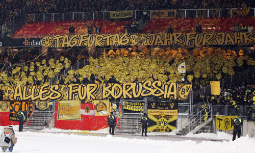 090 Football News Photo