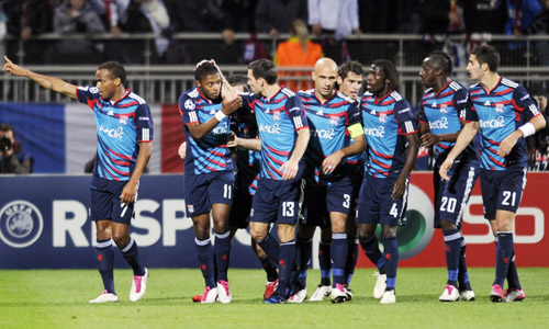 090 Football News Photo