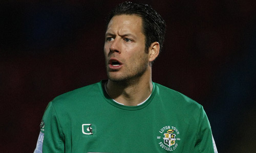 090 Football News Photo