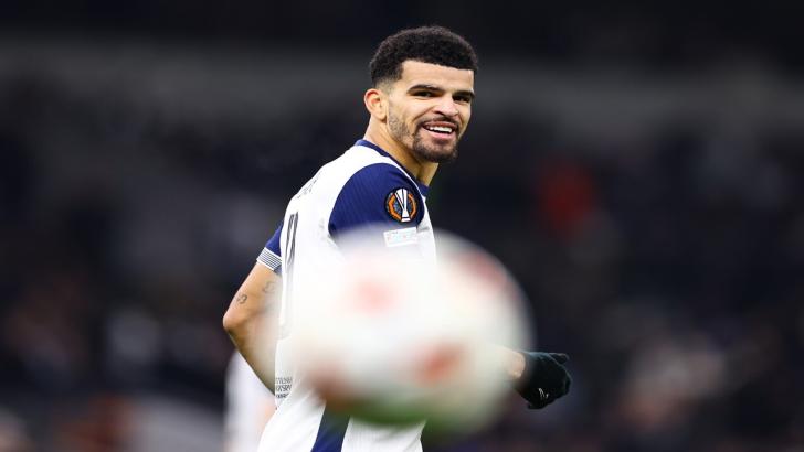 Dominic Solanke in Europa League action