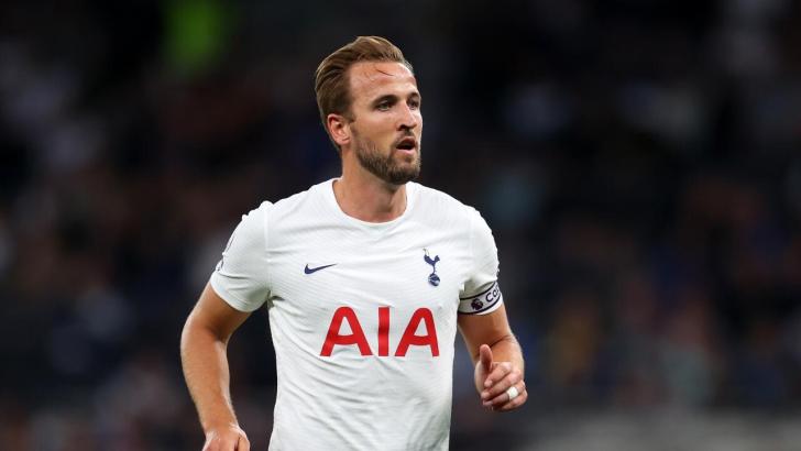 Harry Kane playing for Tottenham