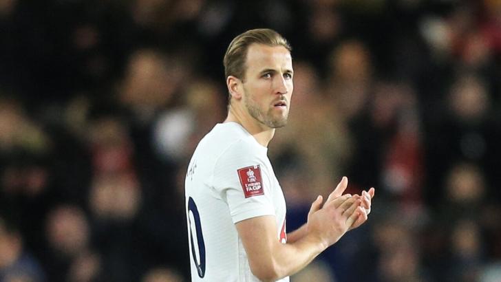 Harry Kane playing for Tottenham