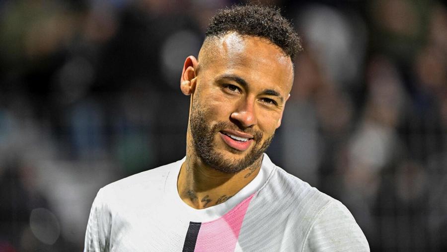 neymar_apr2022_psg_whitekit.jpg