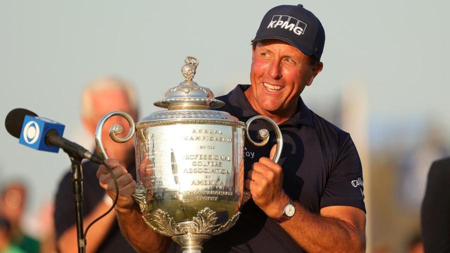 Mickeslon wins USPGA.jpg