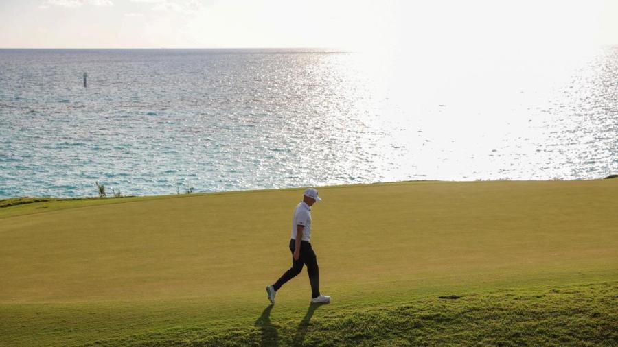 Alex Noren on teh 16th hole in Bermuda.jpg