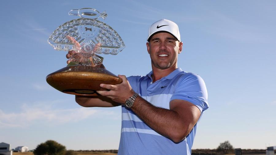Brooks wins Phoenix Open.jpg