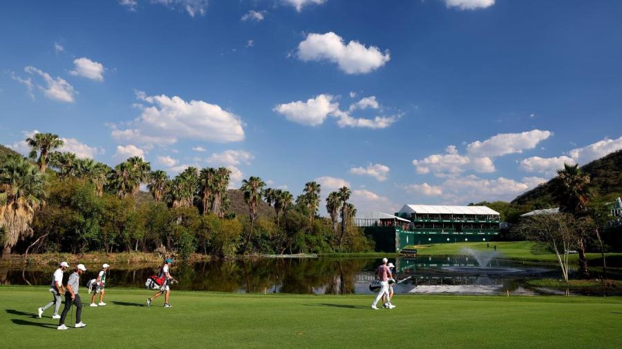 Max Homa and group on 18 Nedbank.jpg