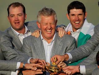 Peter Hanson, Monty, and Pod enjoy their win