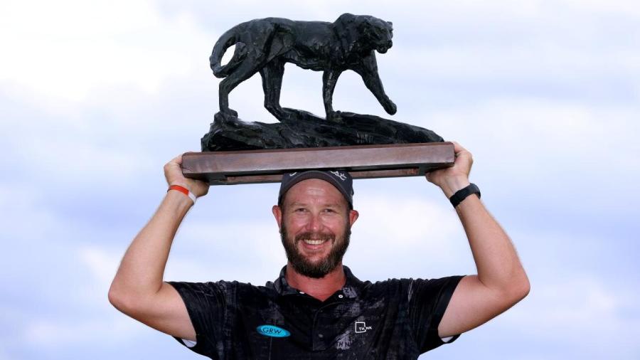 Ockie Strydom wins at Leopard Creek.jpg