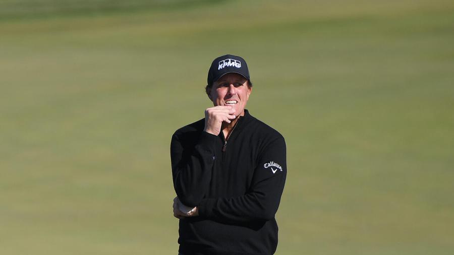 Phil Mickelson considers shot 1280.jpg